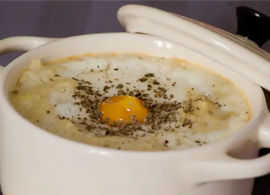 Oeufs gratinés en coque de purée