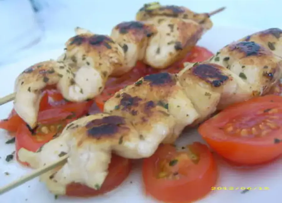 Brochettes tomates cerises poulet