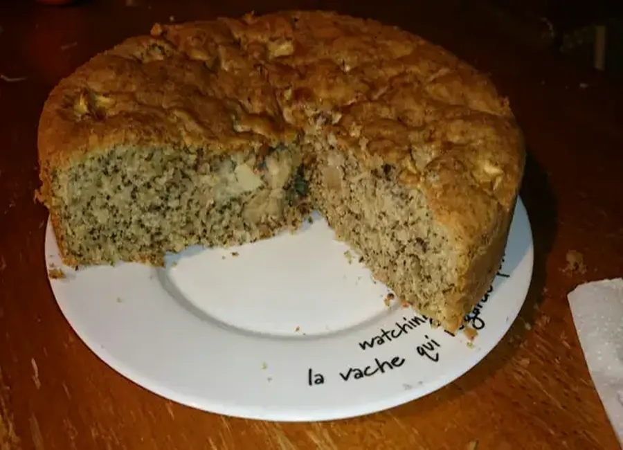Gâteau pommes et noix moelleux