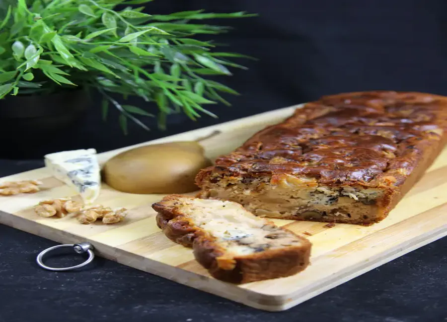 Cake à la poire et au roquefort