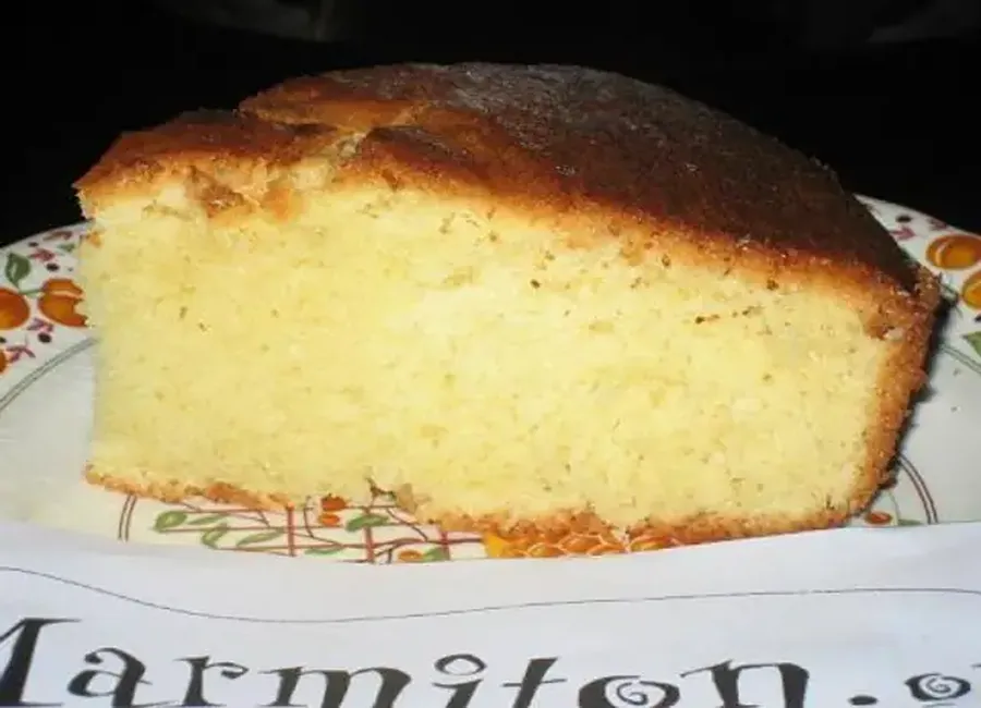 Gâteau moelleux au vin blanc