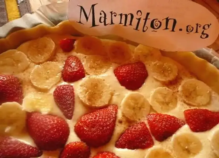 Tarte fraise banane sur lit de pomme-coco