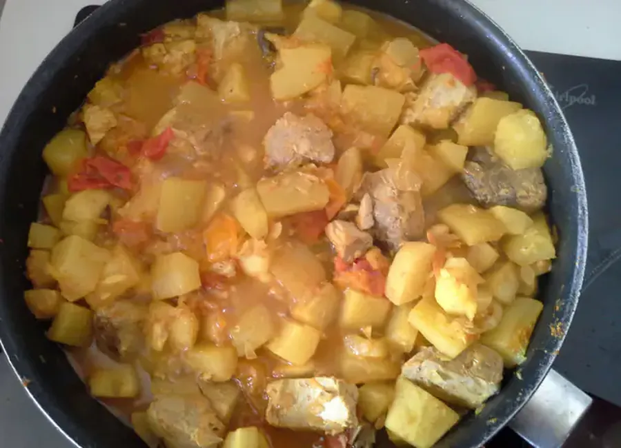 Colombo de thon rouge aux courgettes et à la tomate