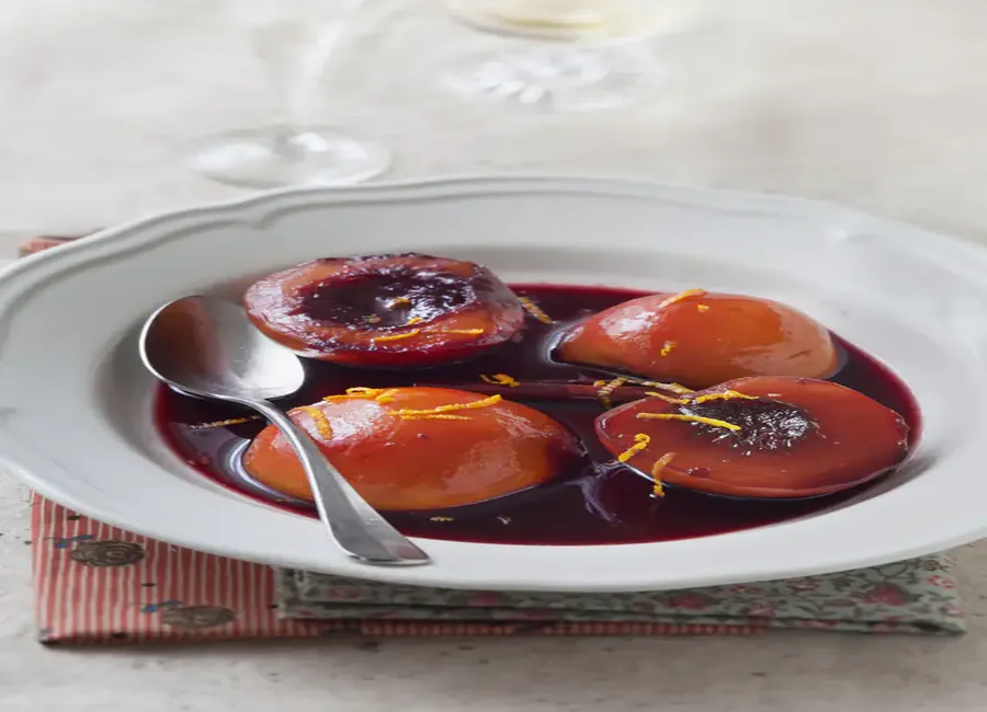 Soupe de pêches au vin rouge
