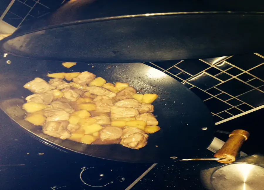 Wok de porc à l'ananas