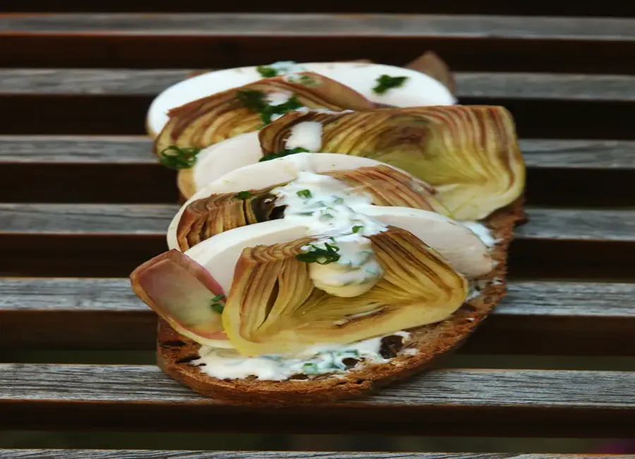Tartines de champignons et poivrade
