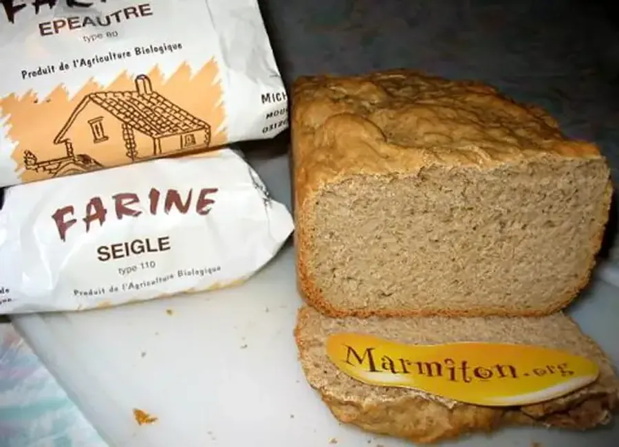 Pain d'épeautre et de seigle à la map (machine a pain)