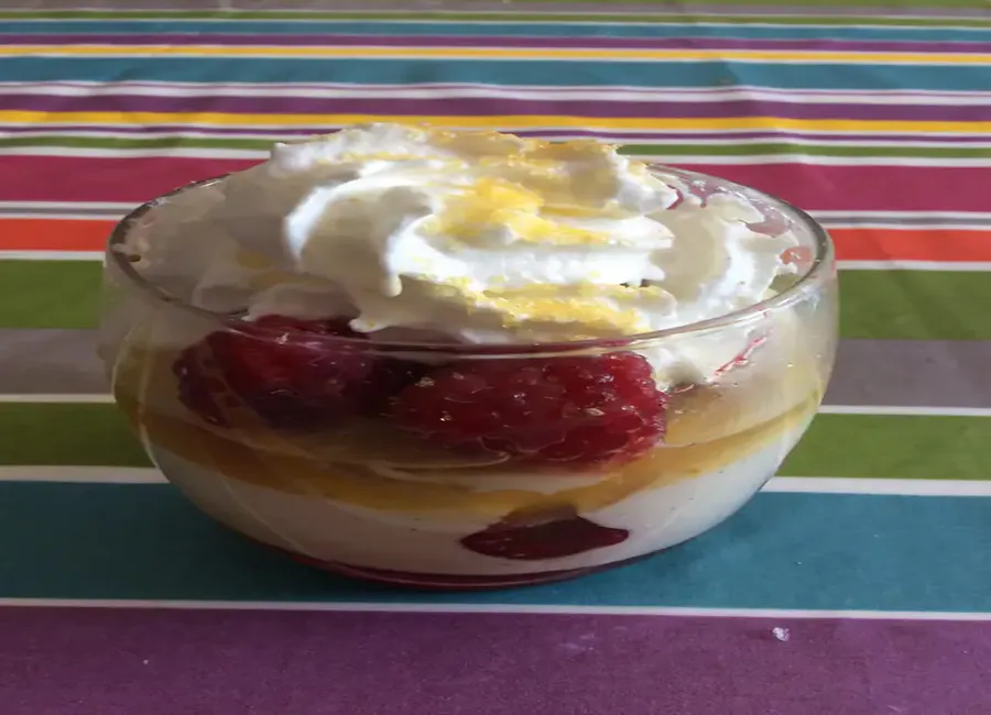 Trifle passion framboise à la catalane de marinette