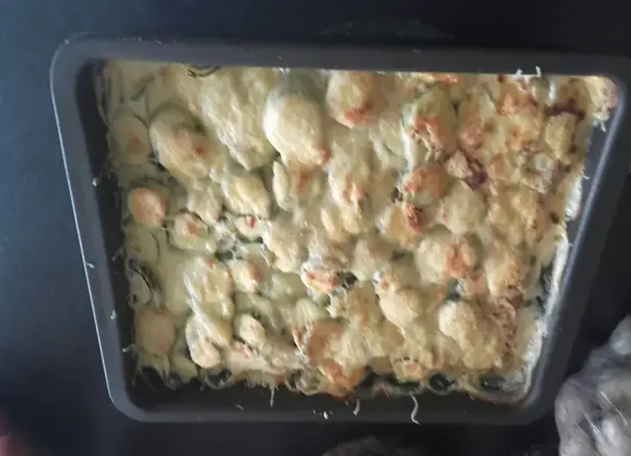 Gratin crémeux aux pommes de terre, courgettes et poulet