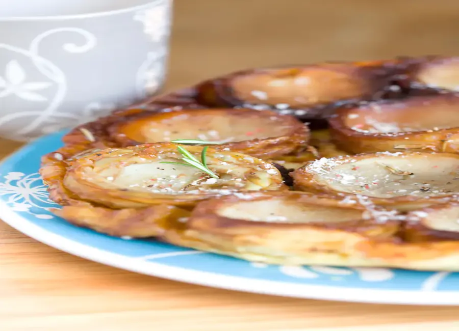 Tarte tatin froide aux artichauts et parmesan