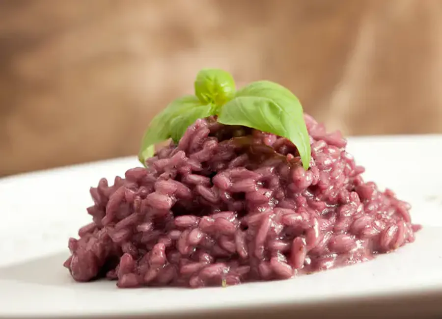 Risotto al amarone della valpolicella (risotto au vin rouge)