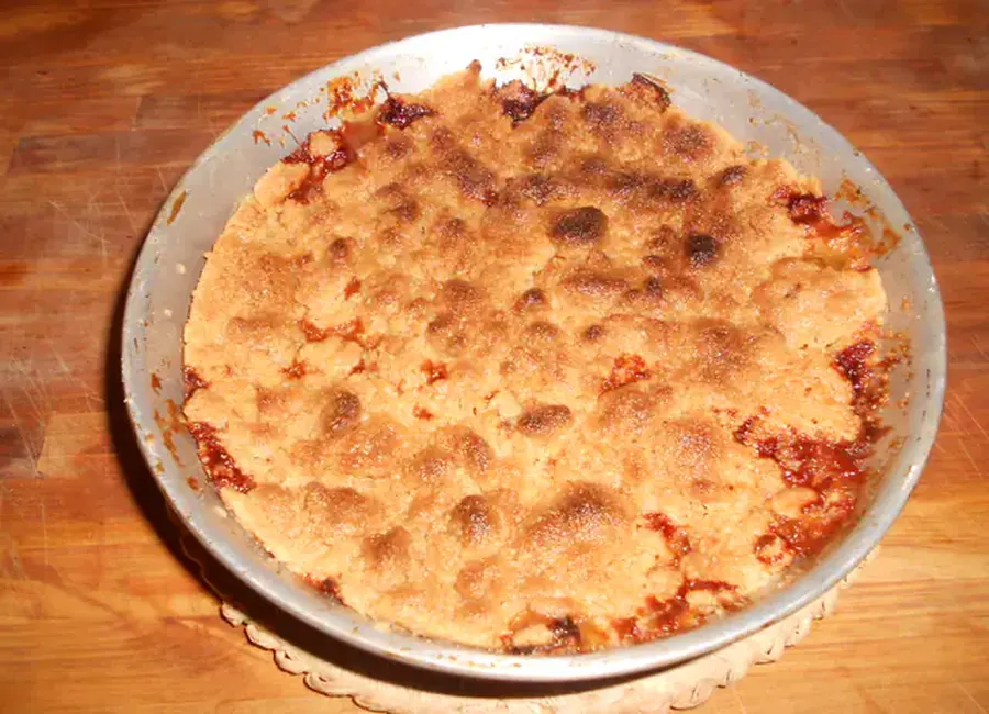 Crumble aux pommes et pêches