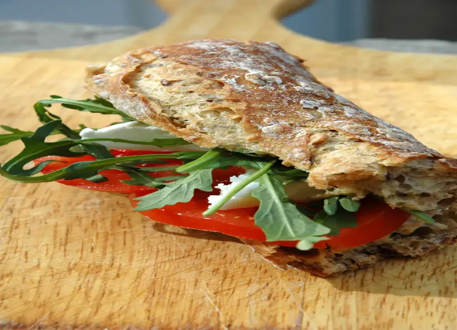Sandwich au chèvre tomate