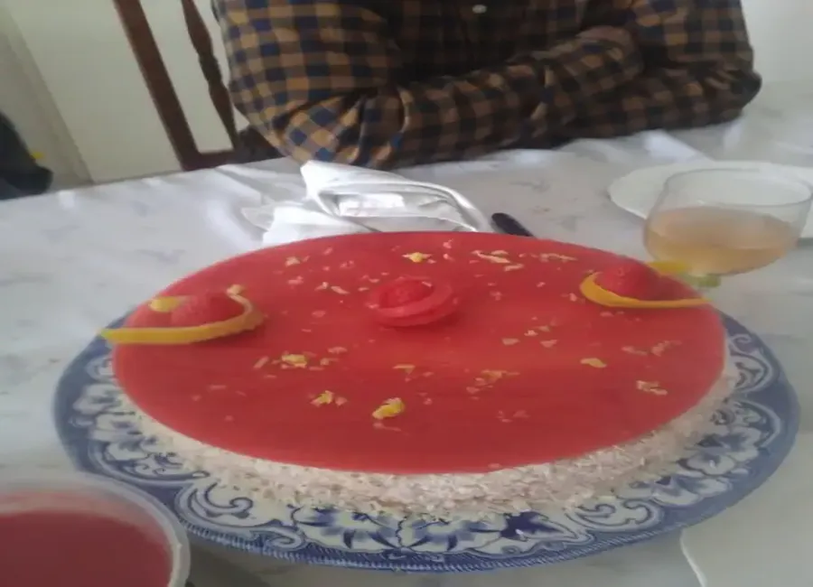 Génoise aux framboises et fraises