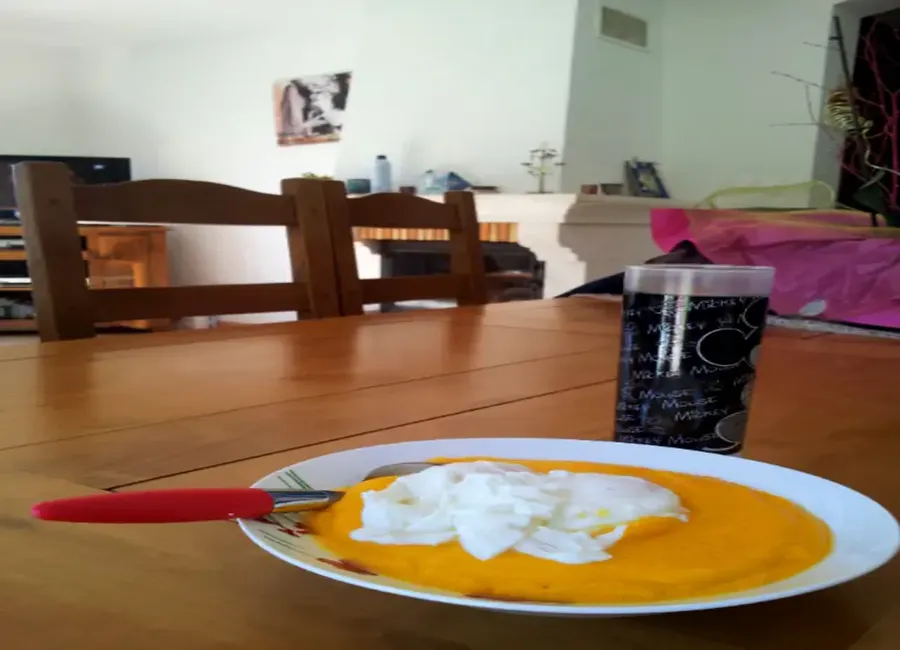 Velouté de carottes et ses oeufs mollet