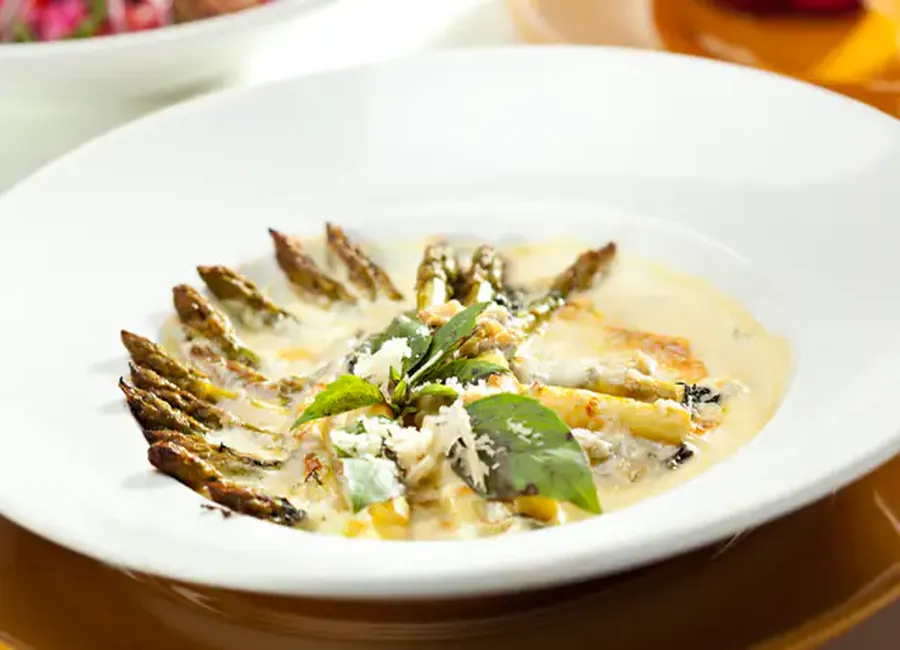 Gratin d'asperges au roquefort