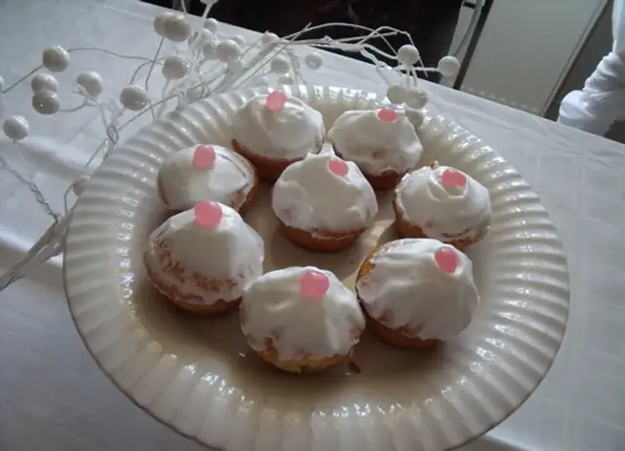 Cupcake au glaçage royal étoilé