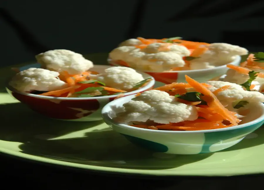 Salade de chou-fleur cru aux carottes