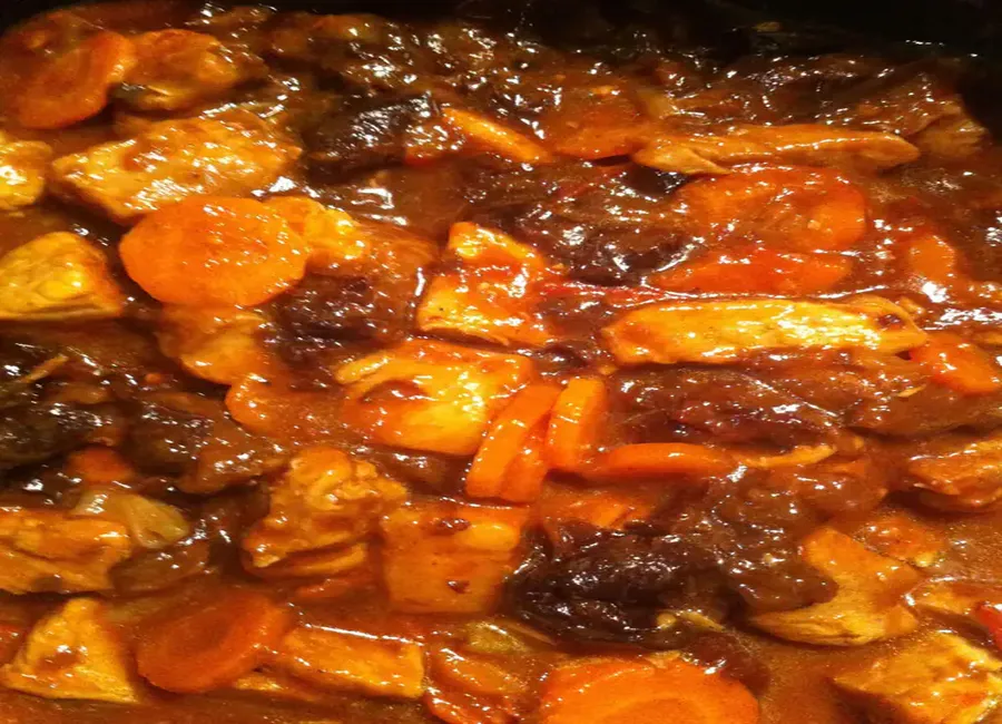 Tajine de porc aux pruneaux et au miel