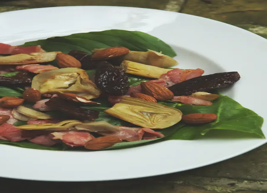 Salade chaude d'artichauts