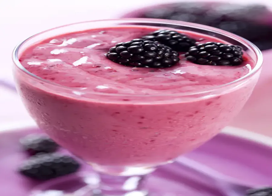 Smoothie aux mûres et à la banane