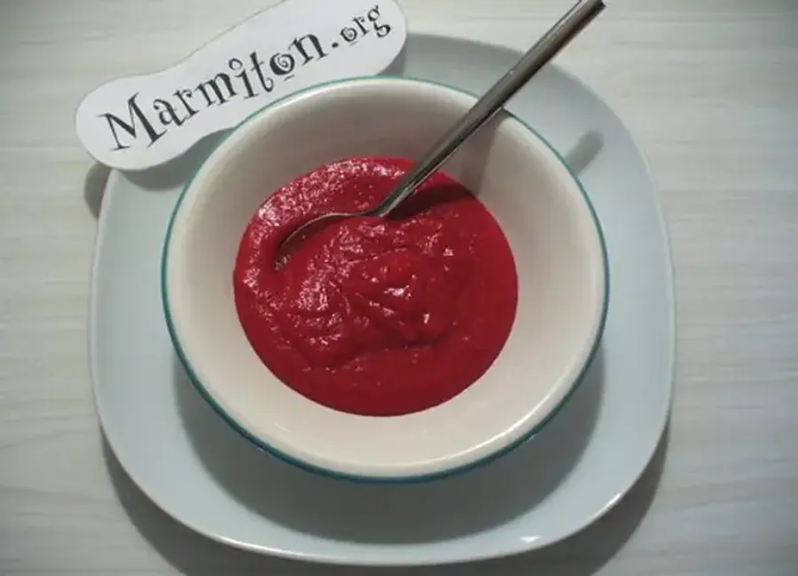 Soupe de betterave chaude