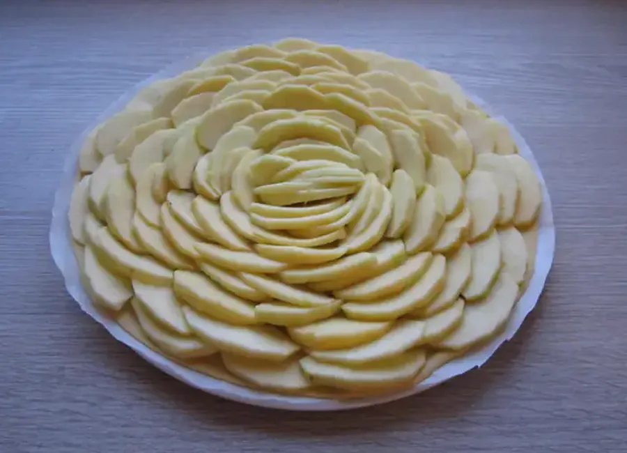 Tarte fine aux pommes et citron vert
