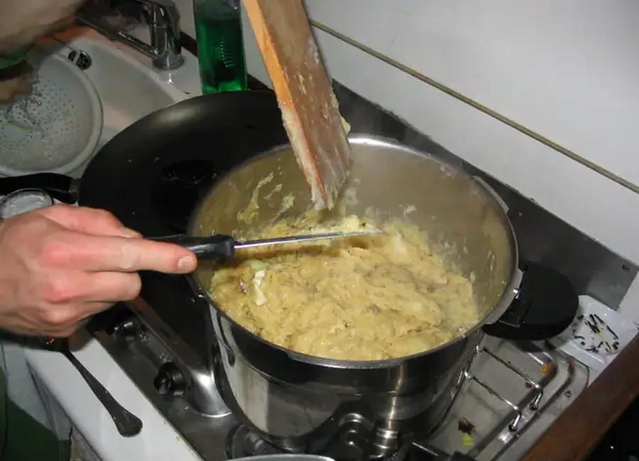 Ginouflade (genre de truffade ou aligot mais multi fromage)