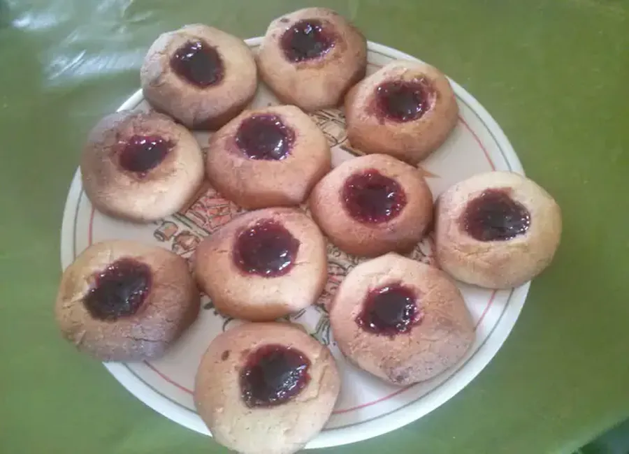 Petits gâteaux à la confiture de framboise