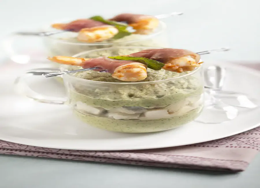 Crème de brocolis en verrine et son coeur d'artichaut