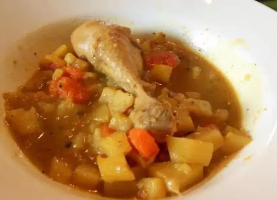 Poulet en cocotte minute au curry et ses légumes