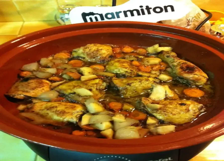 Tajine de poulet et ses fruits à la cannelle