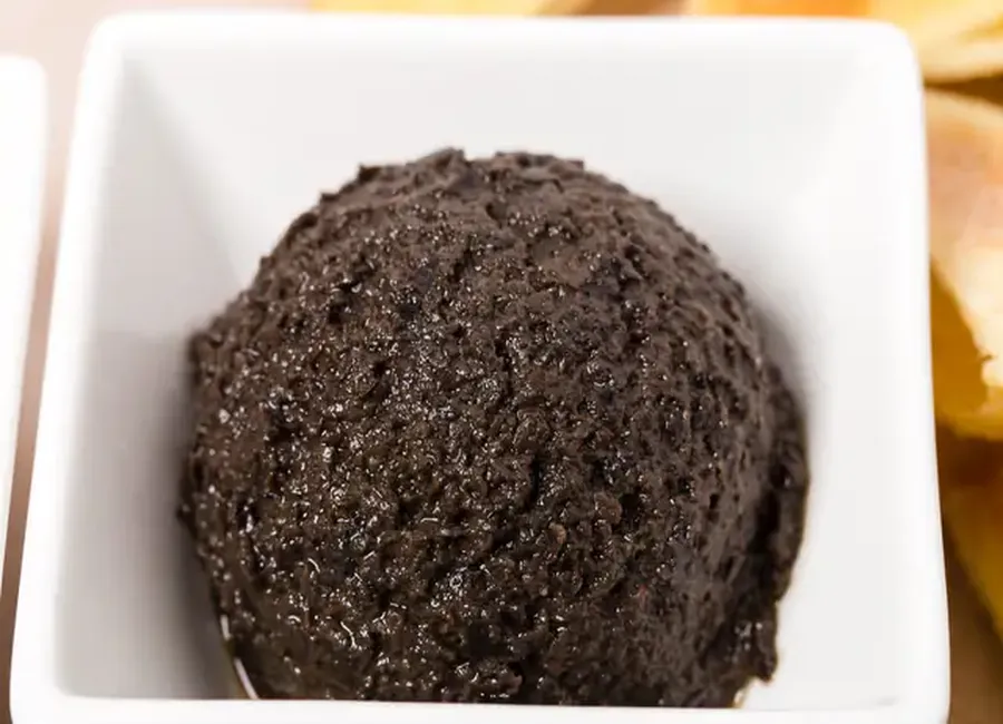 Mousse d'olives noires