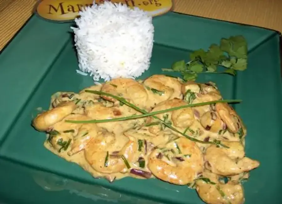 Gambas au curry, lait de coco et épices