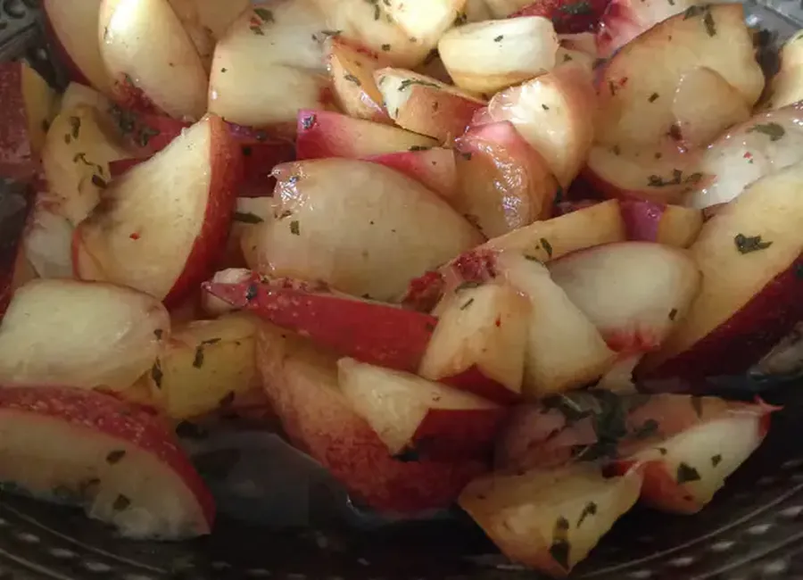 Fraîcheur de nectarines à la menthe