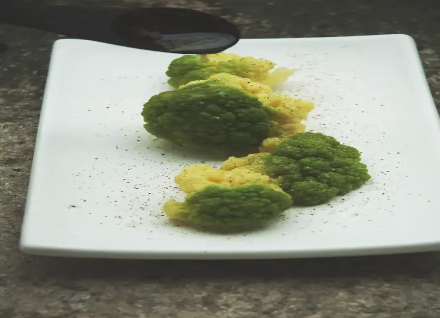 Chou-fleur vert à la vinaigrette