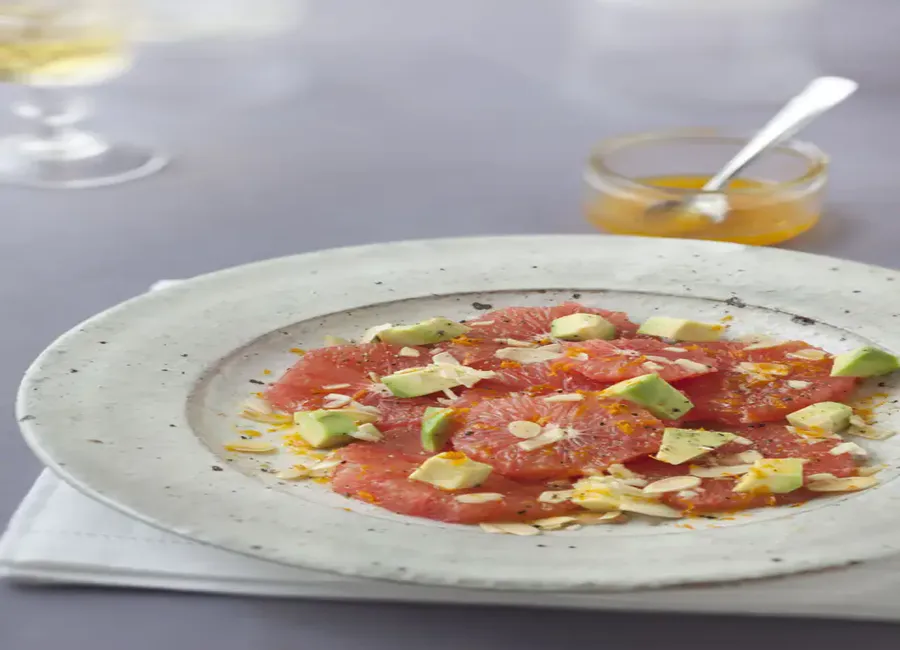Salade de pamplemousse et d'avocat et sauce mandarine (liban)