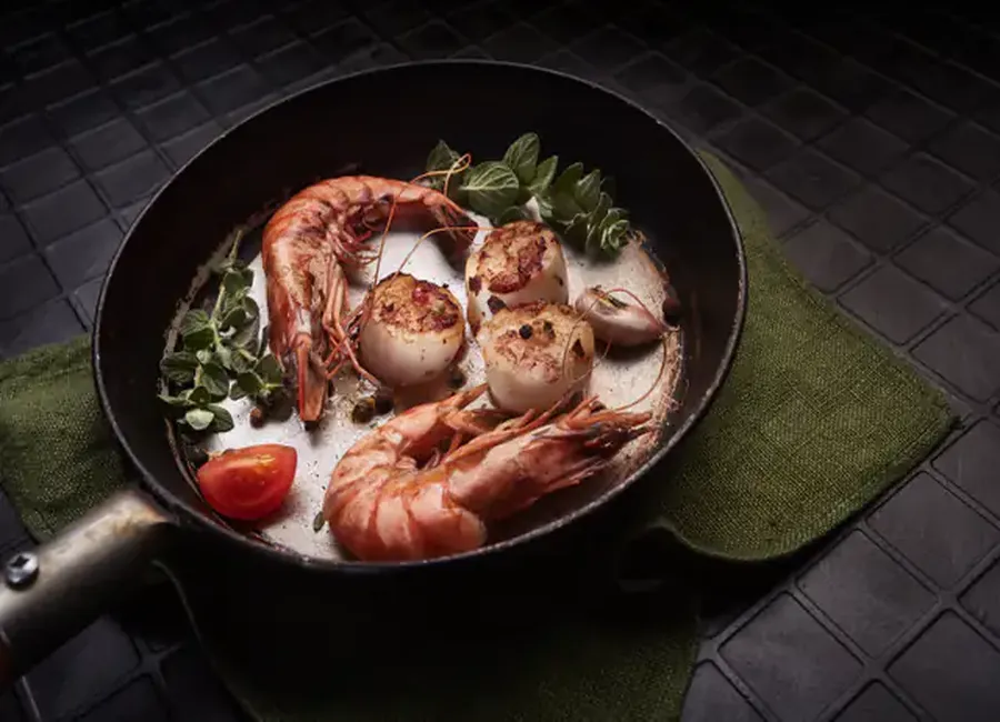 Poêlée de st-jacques et crevettes