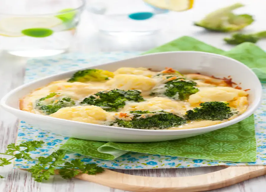 Gratin de pommes de terre et brocolis au fromage frais