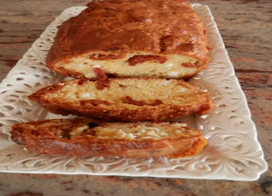 Cake au fromage de chèvres et tomates séchées