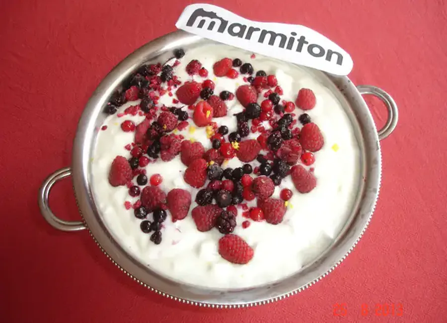 Mousse au fromage blanc et framboises