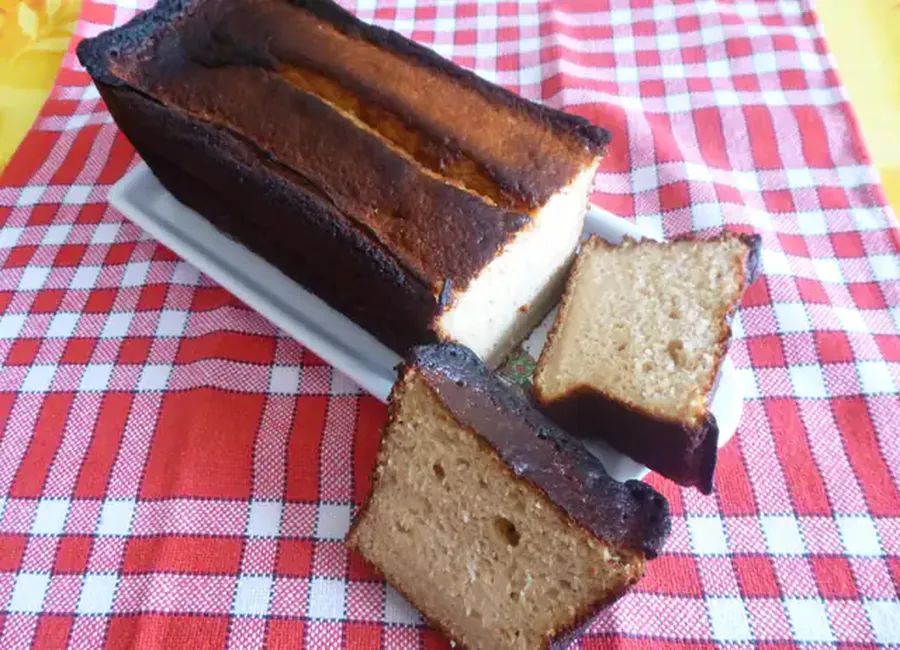 Gâteau au yaourt et compote pomme poire
