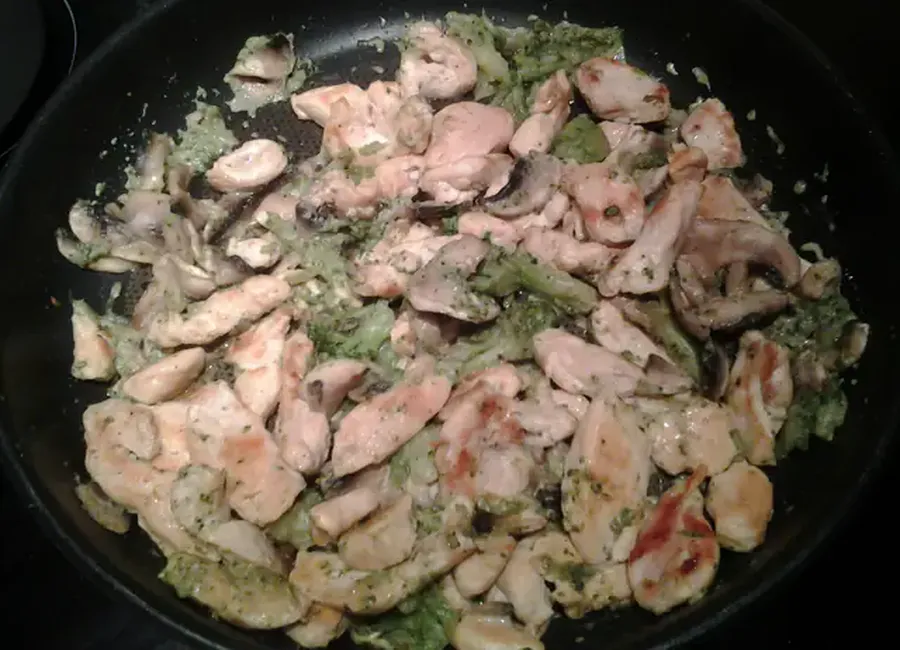Poulet aux champignons et brocolis