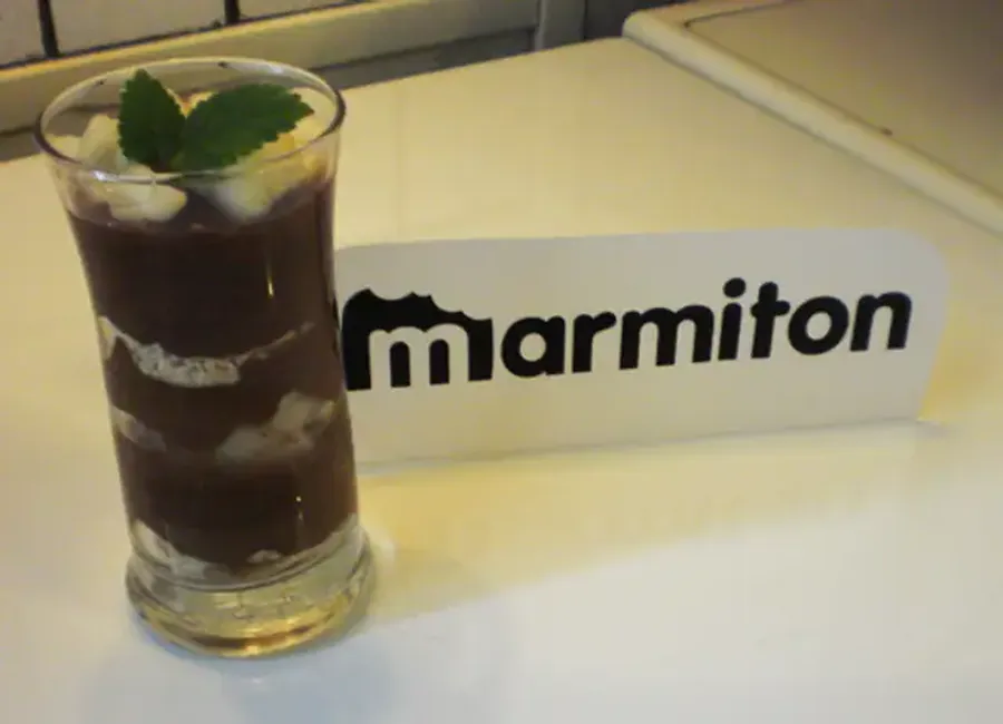 Verrine mousse de chocolat, poire et petits beurres