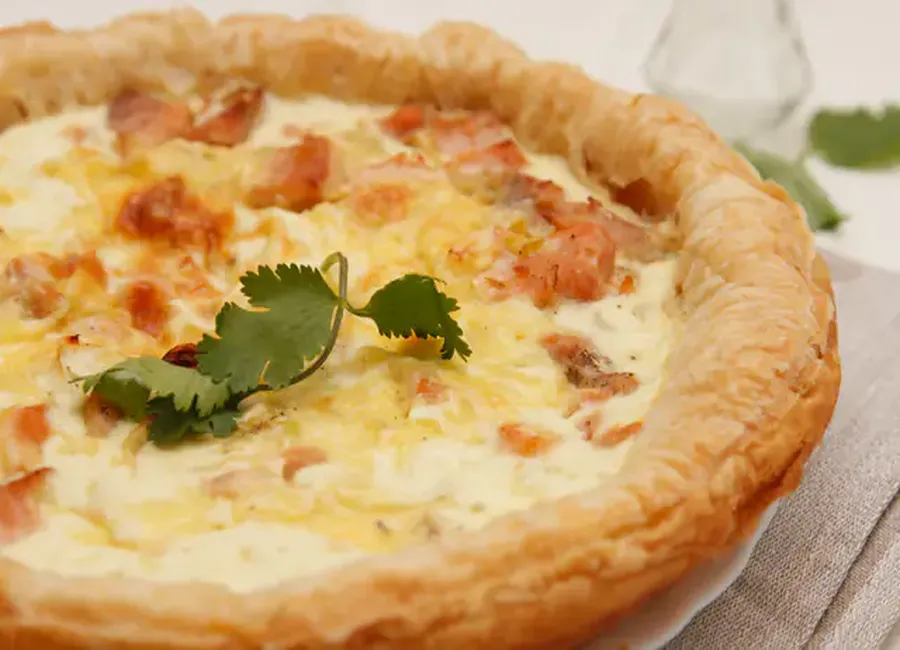 Quiche au saumon et julienne de légumes