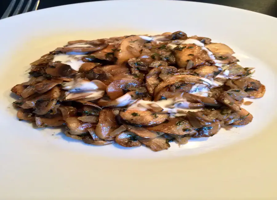 Champignons de paris au vinaigre balsamique