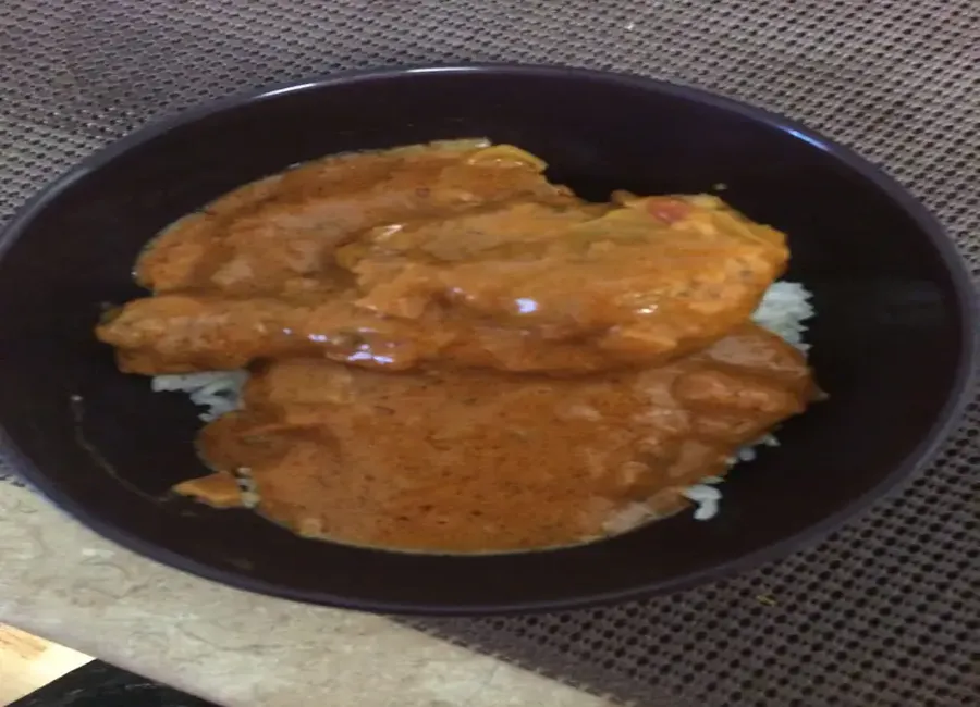 Cuisses de poulet à la sauce d'arachide