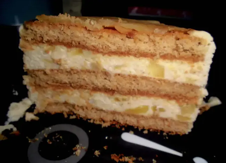 Bûche de pain d'épices et mousse aux pommes