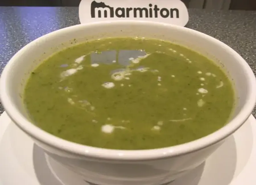 Soupe de cerfeuil rapide