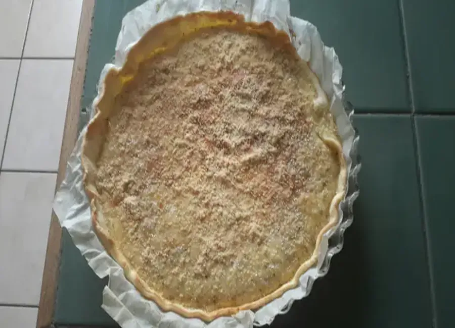 Tarte facile au jambon et aux restes de fromage